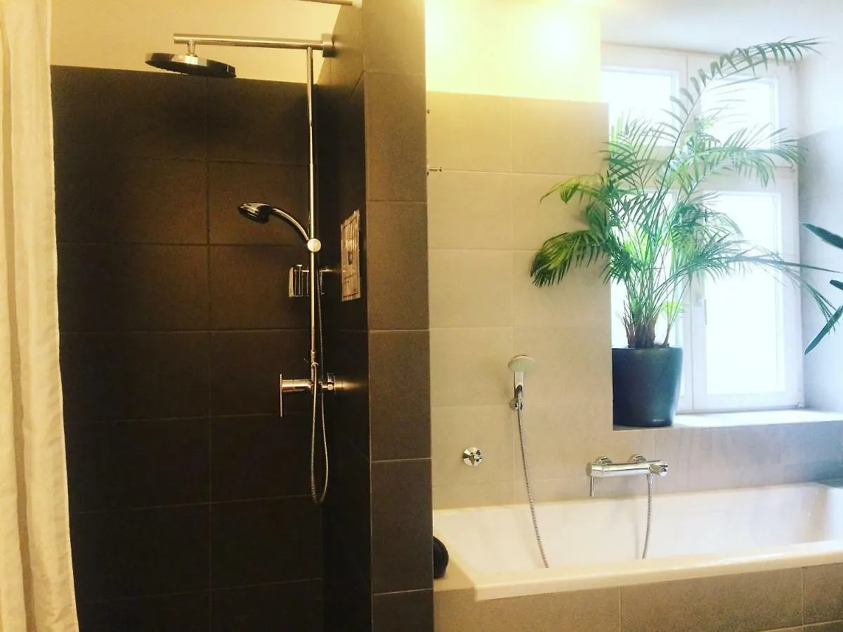 Apartment In Pempelfort - Central Dusseldorf