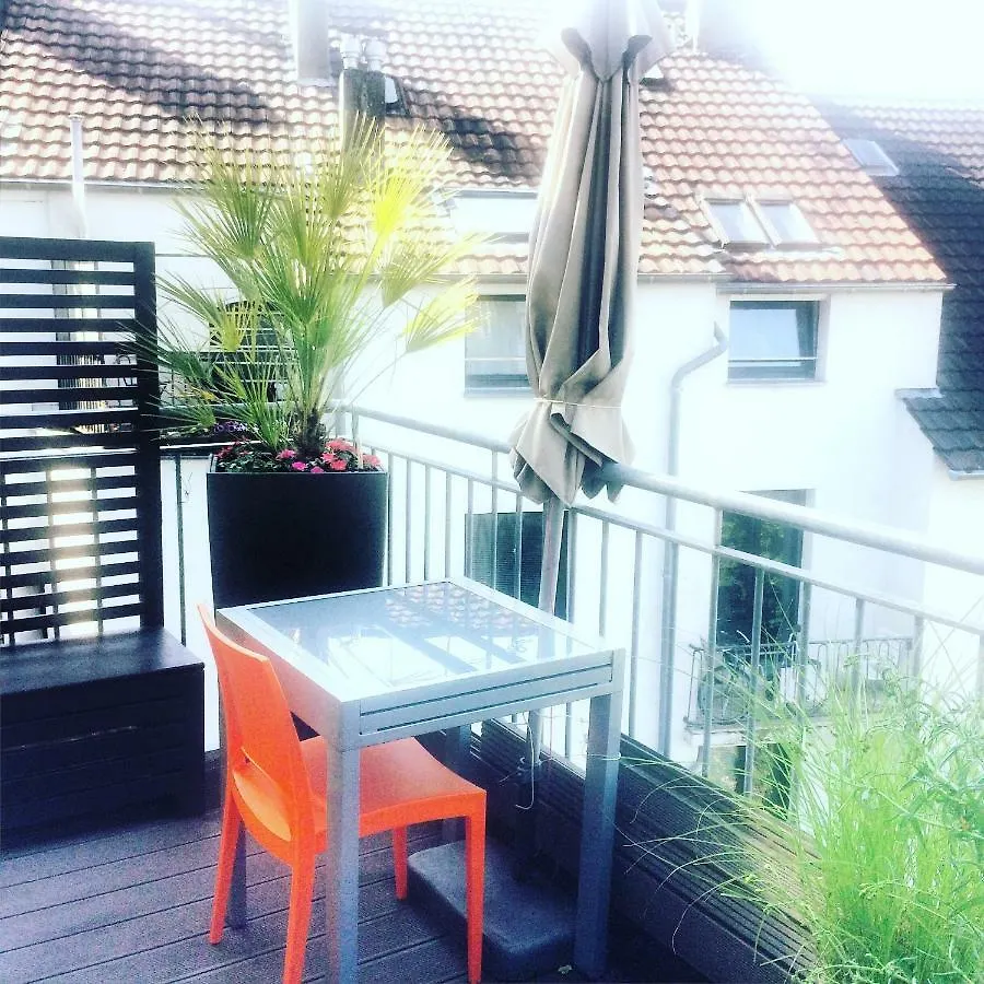 Apartment In Pempelfort - Central Dusseldorf
